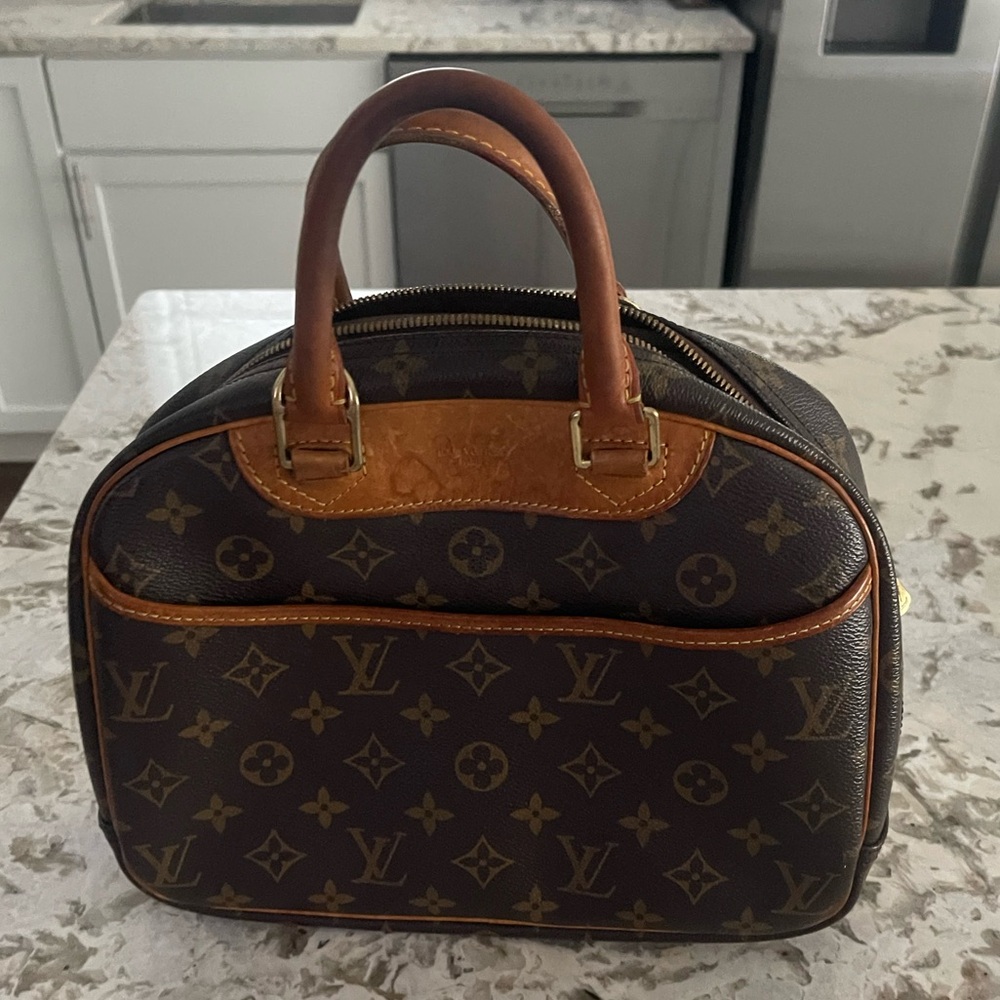 Gorgeous Vintage LV Monogram Trouville